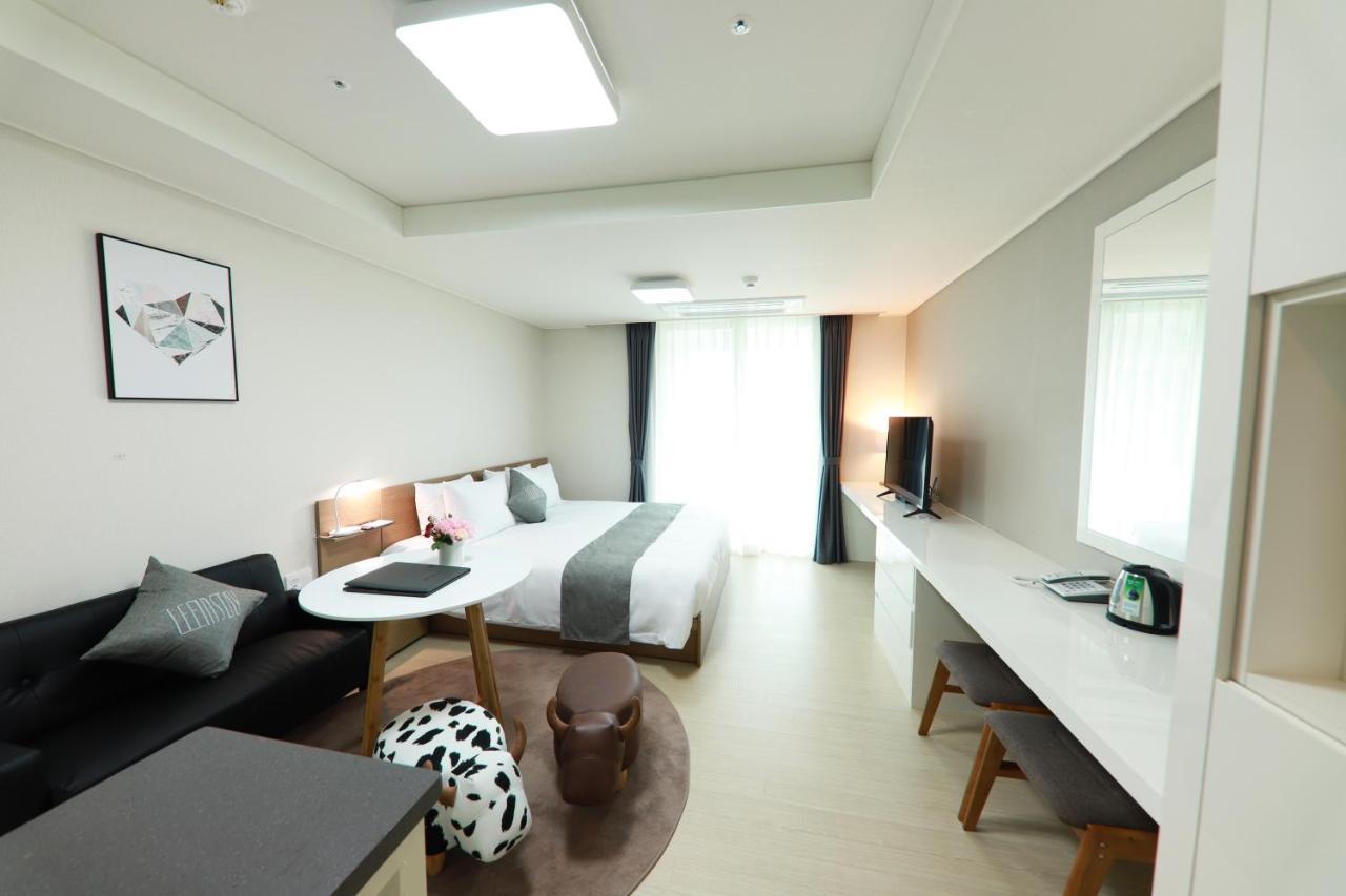 Geoje Leein Stay Hotel Екстер'єр фото