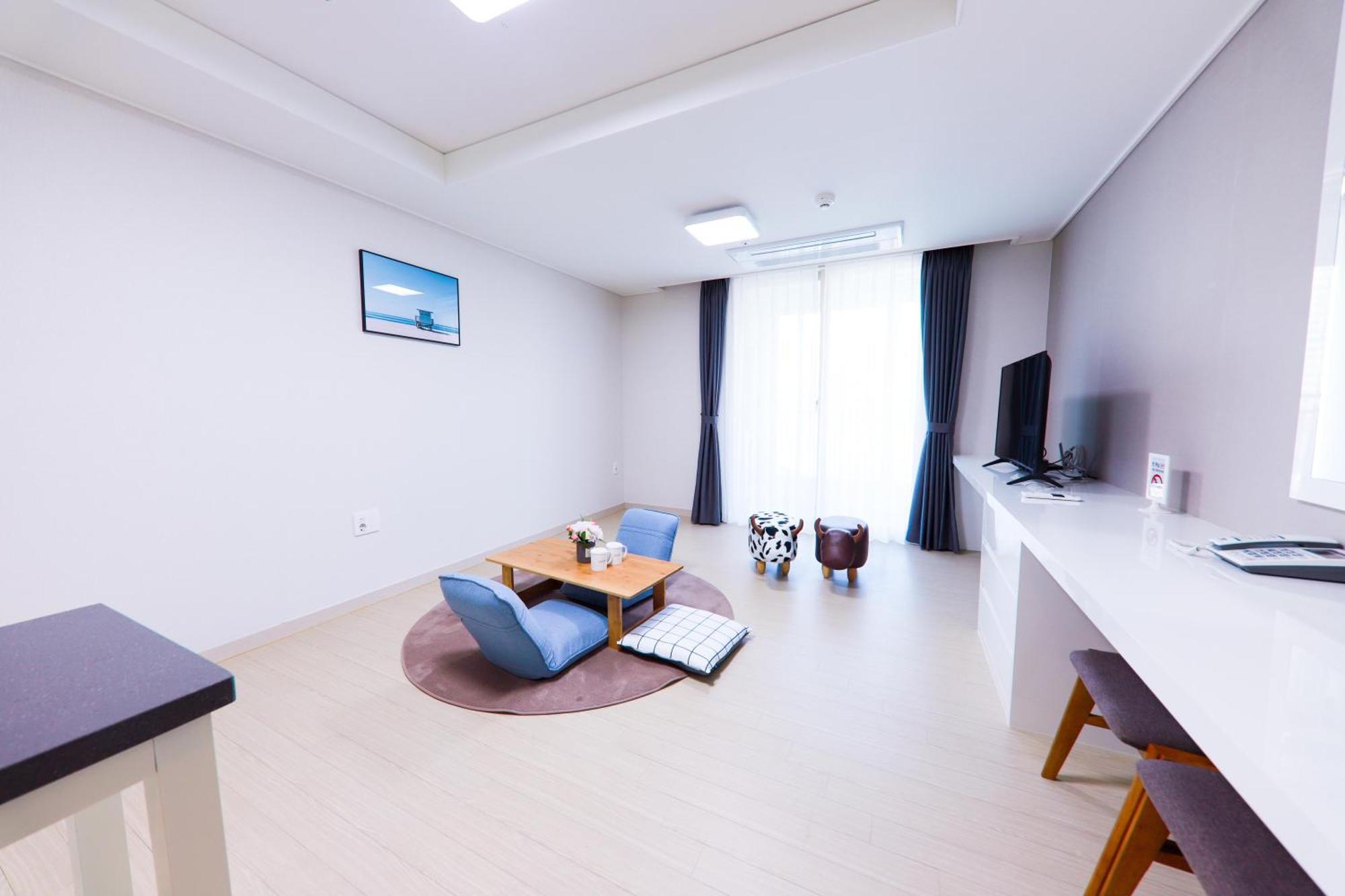 Geoje Leein Stay Hotel Екстер'єр фото