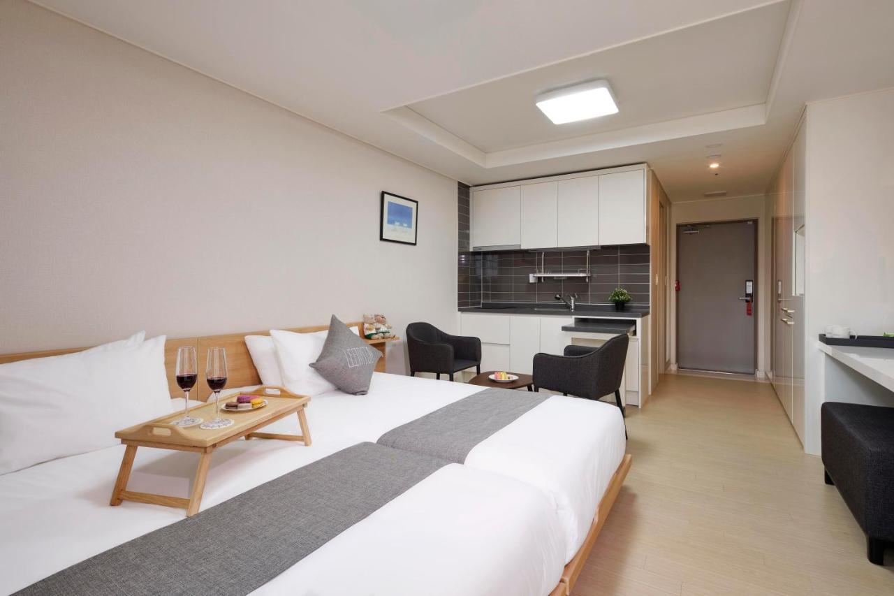 Geoje Leein Stay Hotel Екстер'єр фото