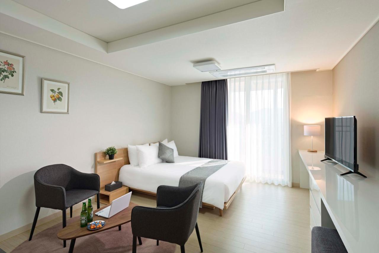 Geoje Leein Stay Hotel Екстер'єр фото